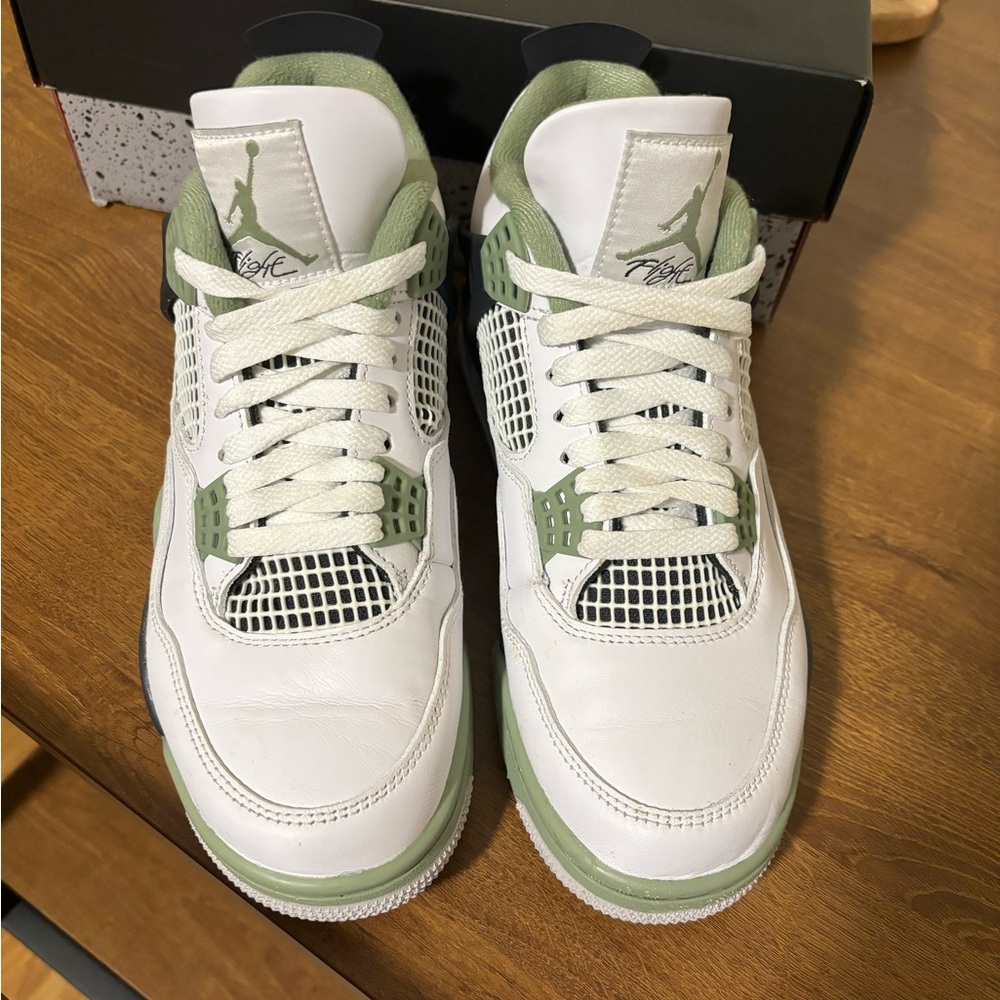 Jordan 4 seafoam